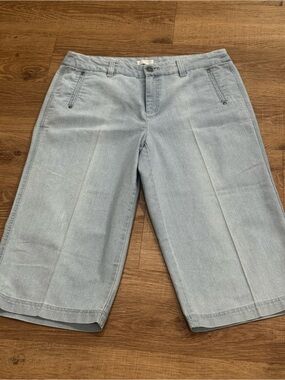 Christopher & Banks Light Wash Capri Pants Women’s Size 14